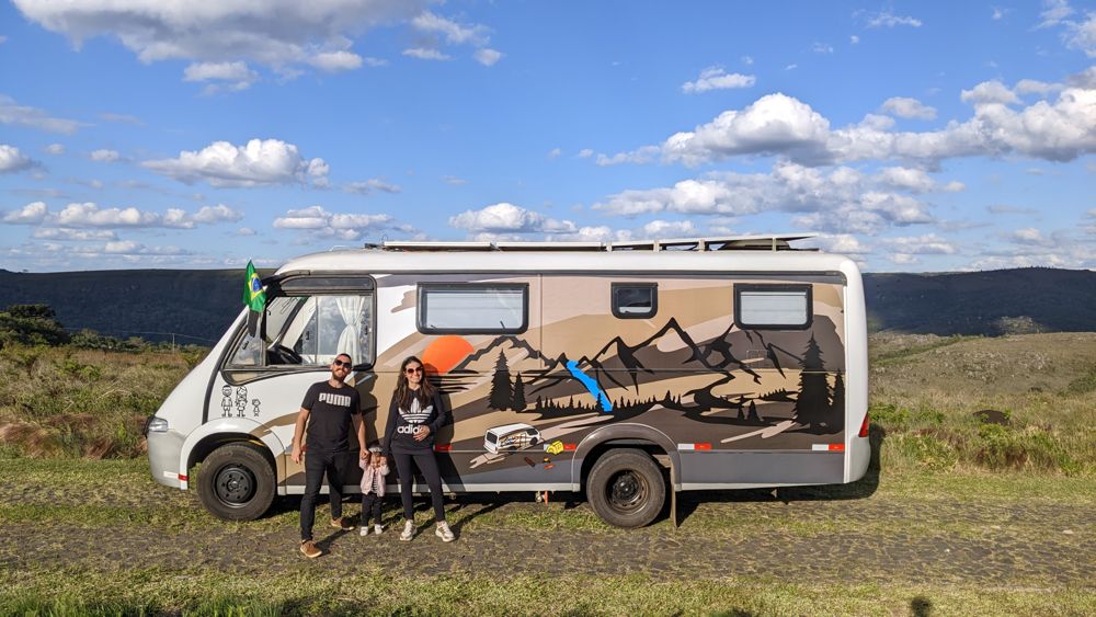 Família Medina com o motorhome
